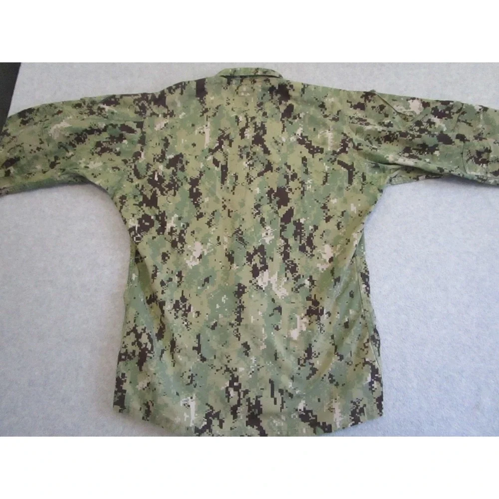 US Navy NWU Type III Shirt Men's Medium Long AOR2 Green Digital Camo Jacket